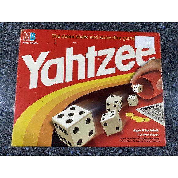Yahtzee Dice Board Game Vintage 1996 MB Milton Bradley Score Cards vintage game - Picture 9 of 10